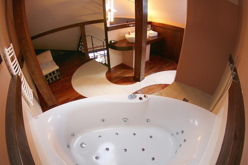 Krakow Jacuzzi Apartment Room photo